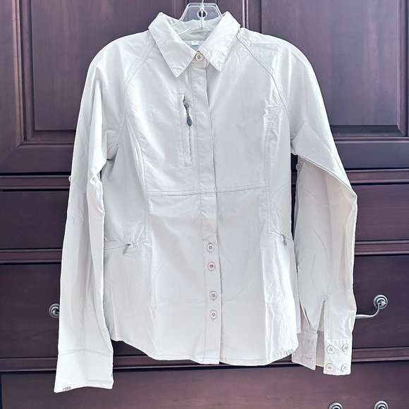 Chlorophylle Tops - CHLOROPHYLLE Sport Travel Nylon Spandex Front Pockets Beige Shirt Small